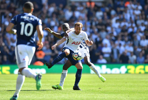 他们聘请了 他们聘请了