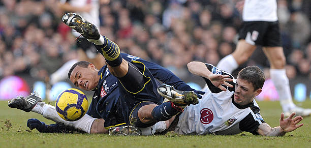 毫不掩饰地 毫不掩饰地